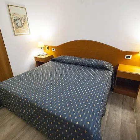 Italia 3*