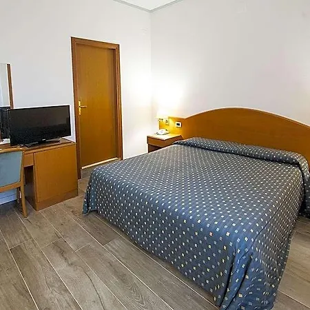Otel Italia 3*
