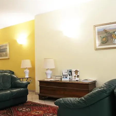 Italia Otel 3*